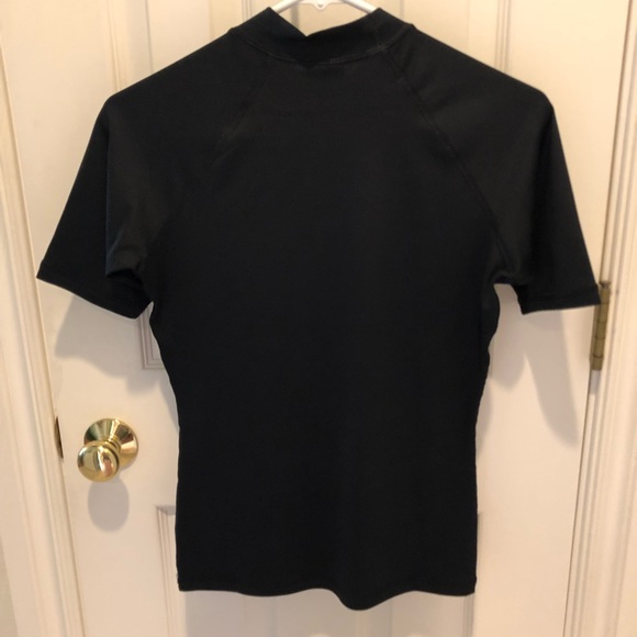 Roxy Short-sleeved Black Rashguard - Picture 2 of 3